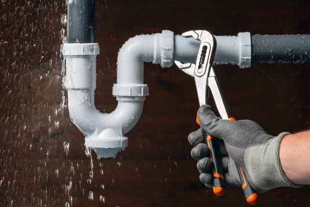 Professional Gas Line Repair technician working in Carrollton, TX